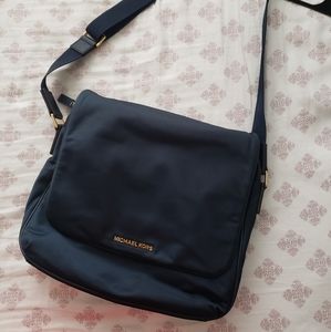 Michael Kors messenger purse